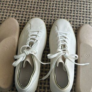 Rothy’s lace up sneakers